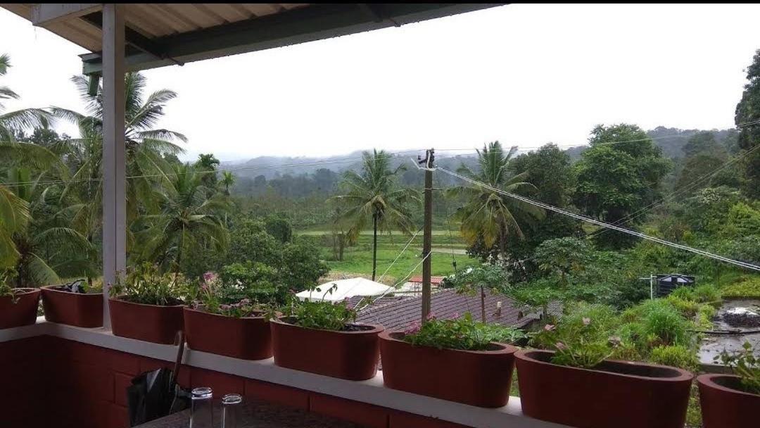 Апартаменты Camp Coorg Мадикери Экстерьер фото